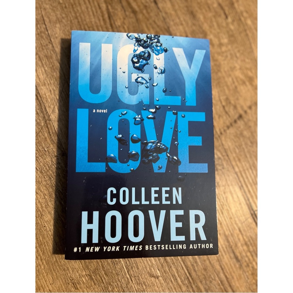 ‼️PRE-OWNED‼️ Bestseller novel